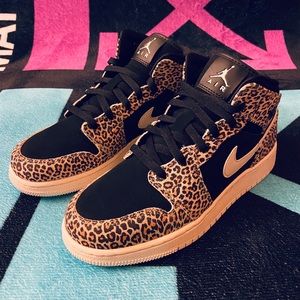 - JORDAN 1 MiD SE(GS) "Cheetah"